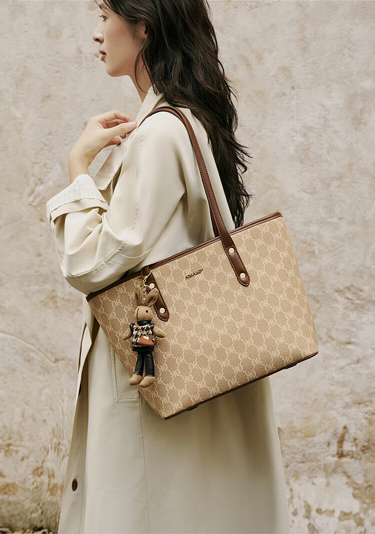 Aokang Women's Bag Trendy Underarm Shoulder Bag Light Luxury Tote Birthday Gift for Women on March 8th Women's Day Gift for Girlfriend Wife 2