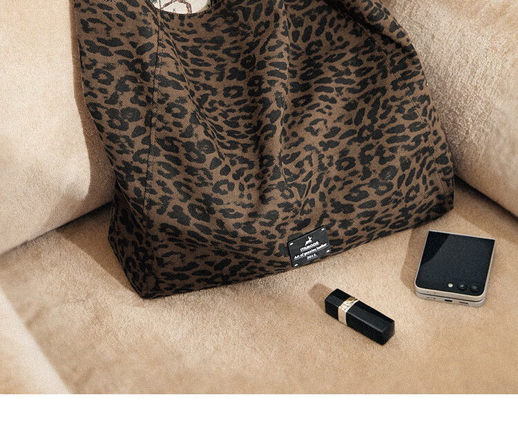 Miaodi Relaxed Lazy Style Leopard Print Large Capacity Double-Sided Shoulder Commuter Canvas Tote Bag Women's Underarm Hobo Bag 20