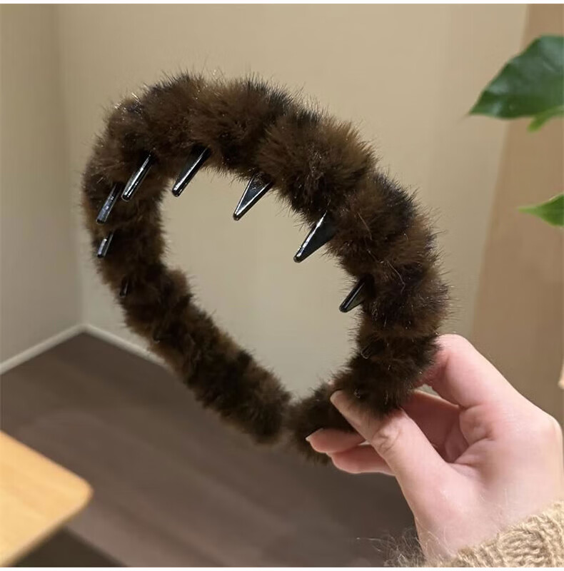 YeFeiLi Leopard Print Plush Teeth Hairband for Women, Face Washing Hair Clip, High Crown Hair Accessory, Hairband for Managing Flyaways, Autumn Winter Headwear, Dark Coffee 6