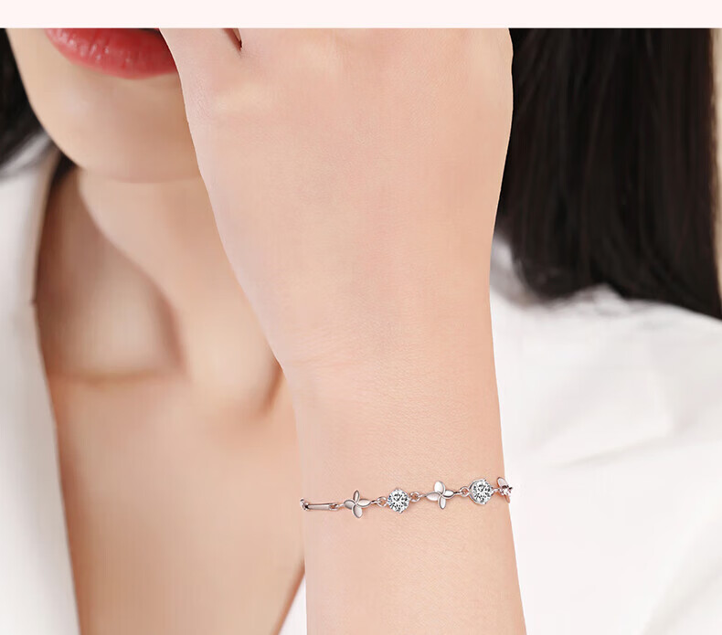 Sino Gem Silver Lucky Four-Leaf Clover Bracelet for Women Luxury High-End Wristband 520 Birthday Gift for Girlfriend and Best Friend 19