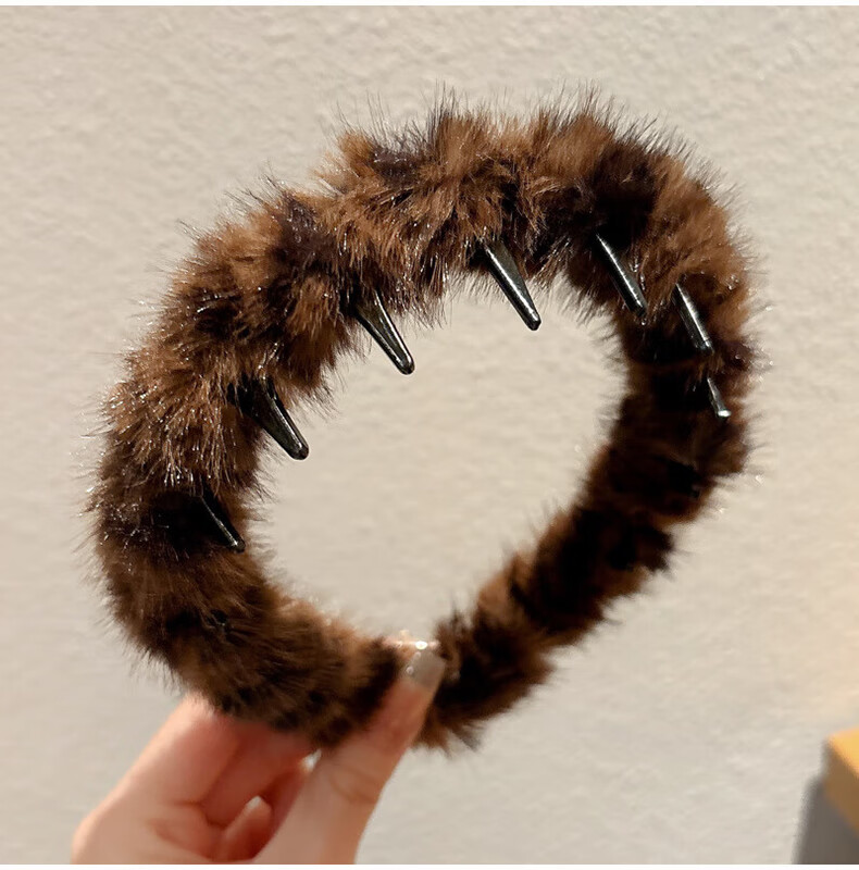 YeFeiLi Leopard Print Plush Teeth Hairband for Women, Face Washing Hair Clip, High Crown Hair Accessory, Hairband for Managing Flyaways, Autumn Winter Headwear, Dark Coffee 18