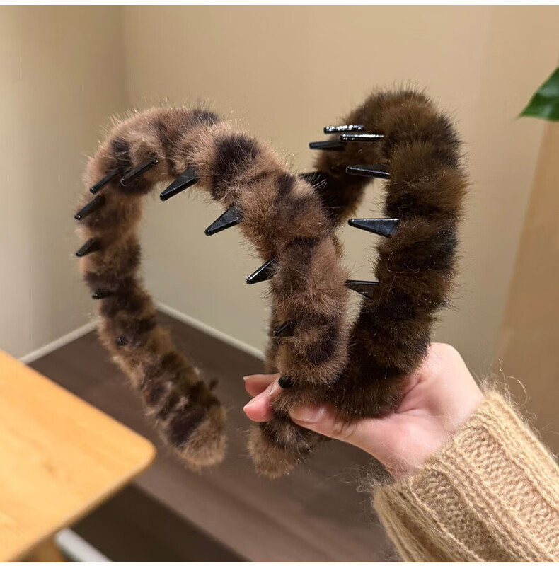 YeFeiLi Leopard Print Plush Teeth Hairband for Women, Face Washing Hair Clip, High Crown Hair Accessory, Hairband for Managing Flyaways, Autumn Winter Headwear, Dark Coffee 5