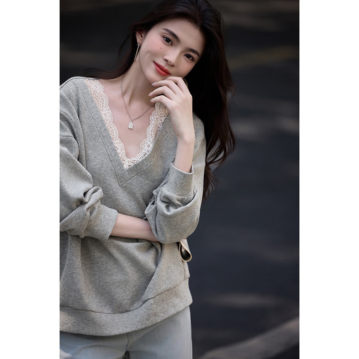 Dme ăQăSpring Korean Style Lace Splice V-Neck Drop Shoulder Long Sleeve Petite Sweatshirt for Women
