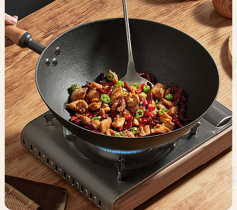 COOKER KING Iron Wok, Handmade Cast Iron Frying Pan, Traditional Non-Heritage Mud Film Cast Pan, Flat Bottom Pan, 32cm FY32NMP 2