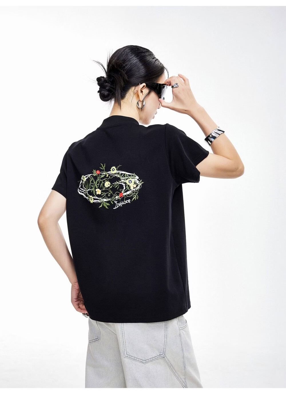 ICH MODE American Style Floral Embroidery Shoulder-Fitting Short Sleeve T-Shirt Women Spring Summer New Slim Fit Half High Neck Half Sleeve Top White S 22