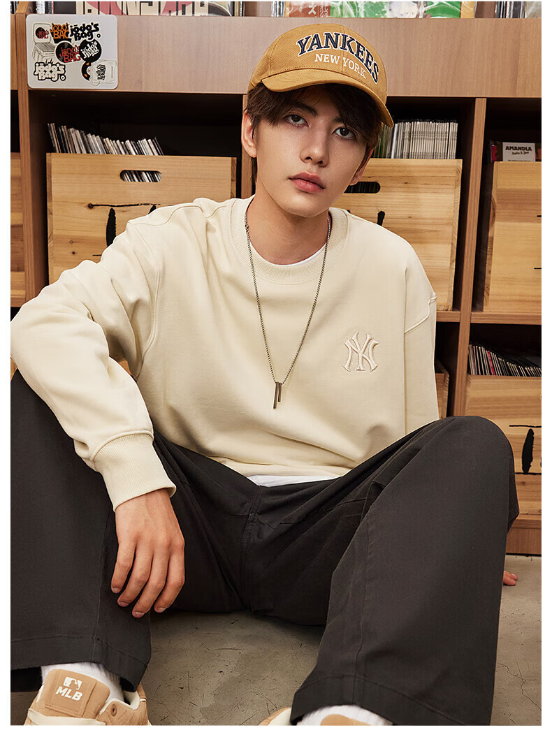 MLB Unisex Back Logo Large Print Crewneck Pullover Sweatshirt 25 Autumn New 3AMTM0654-50BKS-S 5