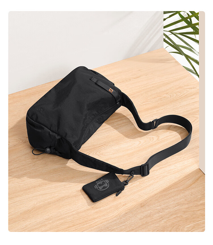 GOLF Men's Casual Shoulder Bag Crossbody Bag Unisex Waterproof Lightweight Cycling Sports Bag for Phone and iPad 26