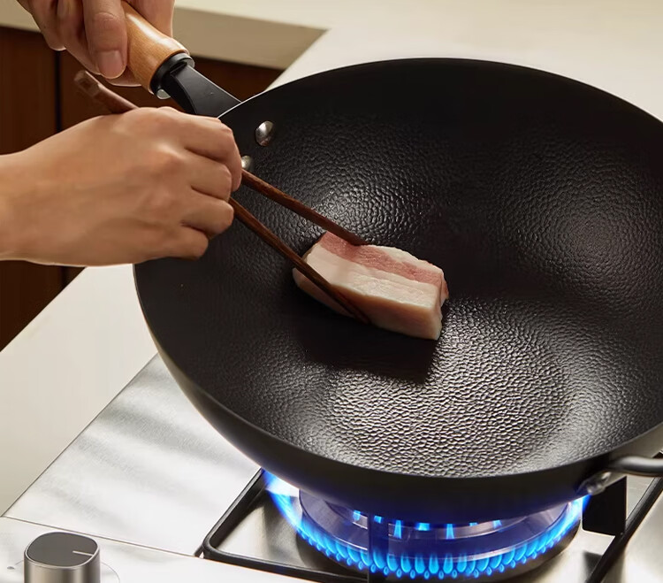 Zhang Zhuangyuan Uncoated Double-Handle Cast Iron Round Bottom Wok, Traditional Raw Iron Non-Stick Stir Fry Pan for Home Use, Gas Stove Compatible, 38CM 4