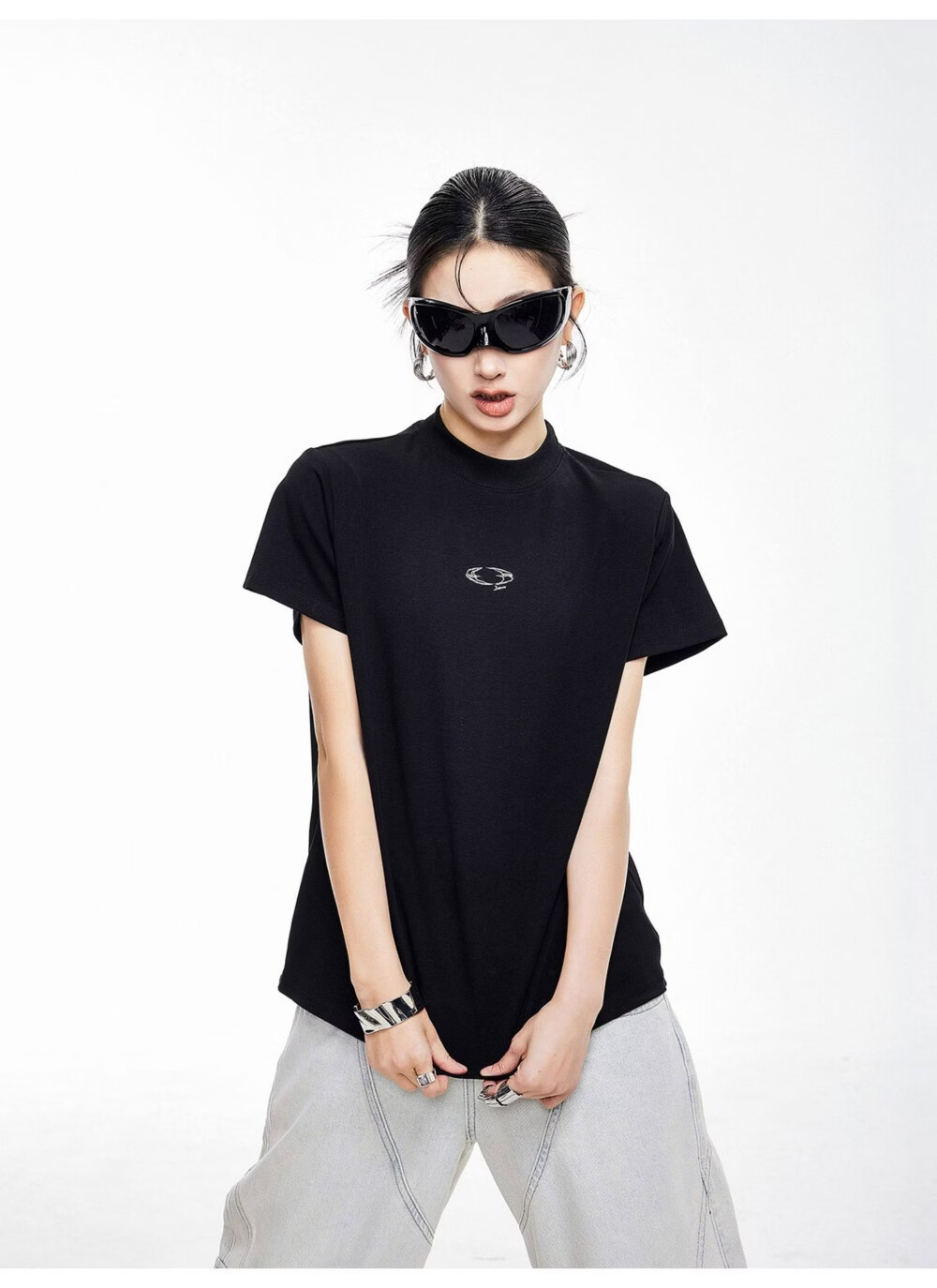 ICH MODE American Style Floral Embroidery Shoulder-Fitting Short Sleeve T-Shirt Women Spring Summer New Slim Fit Half High Neck Half Sleeve Top White S 23
