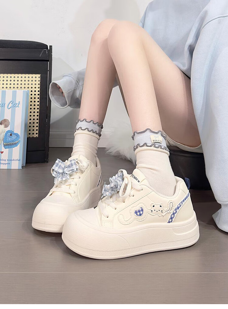 Renben Soft Sole Lightweight White Sneakers for Women Trending Original Versatile Chunky Head Bread Shoes Thick Sole Sports Sneakers for Women 1