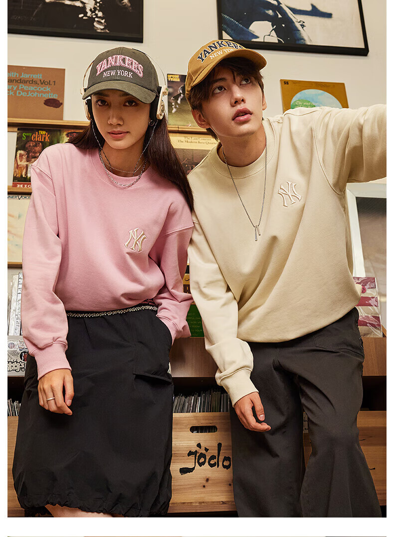 MLB Unisex Back Logo Large Print Crewneck Pullover Sweatshirt 25 Autumn New 3AMTM0654-50BKS-S 3