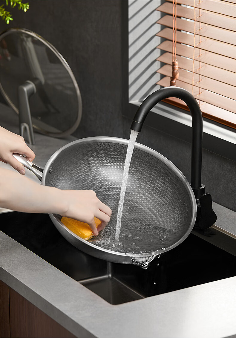 Midea Non-Stick Wok, Household Frying Pan, Flat Bottom Pan, 316L Stainless Steel Cooking Pot, Compatible with Induction Cooker And Gas Stove, Frying Egg Pa 19