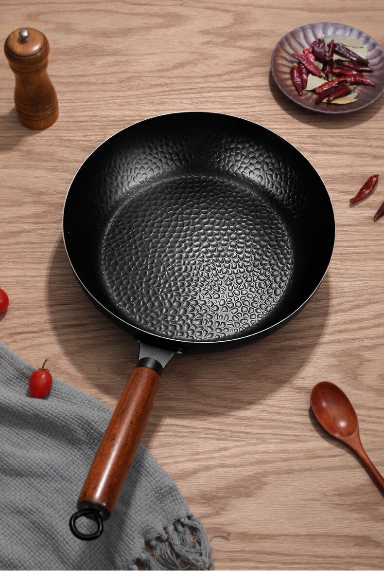 CHUI DA REN Zhangqiu Hammered Iron Wok Non-Coated Cast Iron Frying Pan Non-Stick Household Stir-Fry Pan Compatible with Gas and Induction Cooktops 1