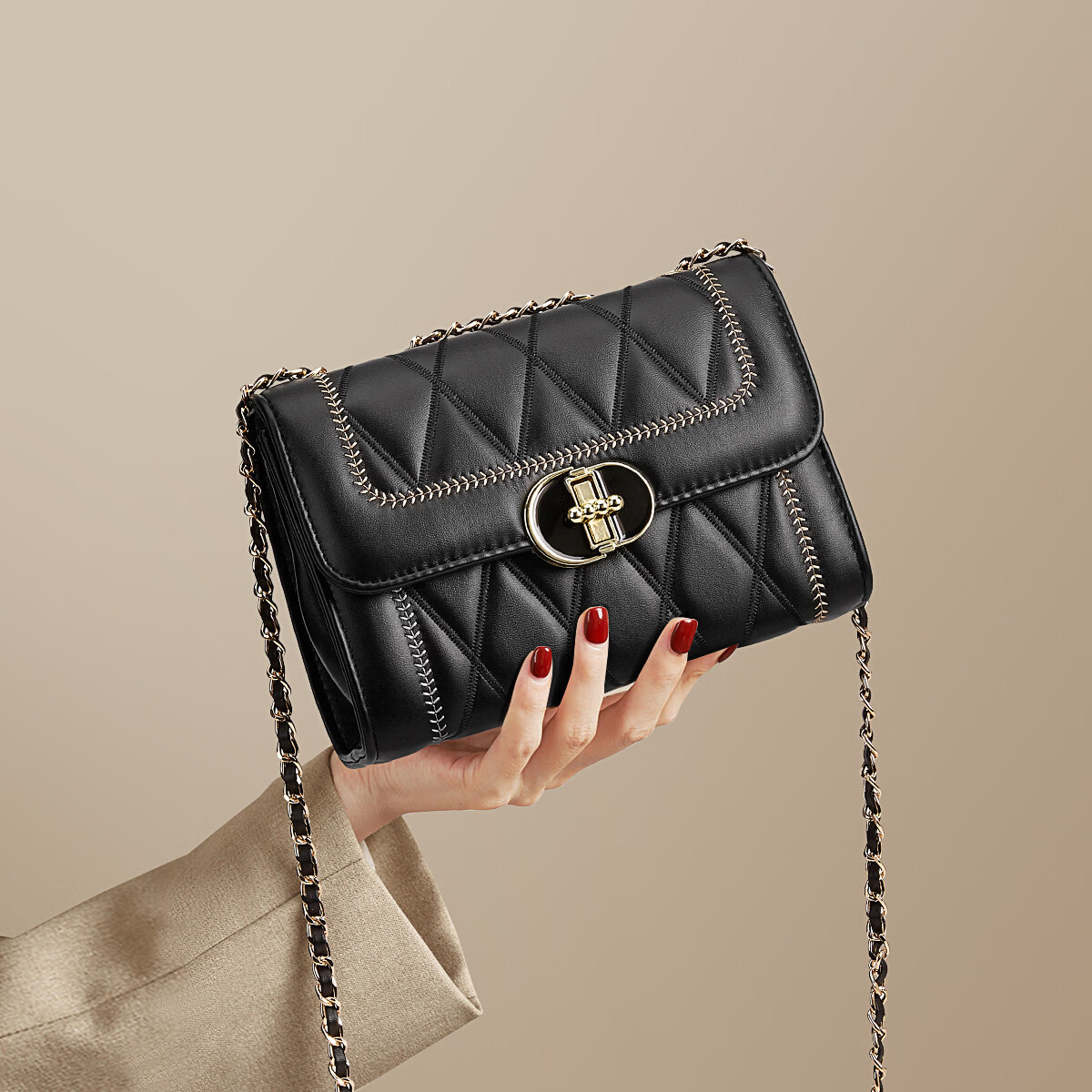 St&Sat Women's Bag 2026 New Shoulder Bag Crossbody Bag Versatile Chain Bag Quilted Small Square Bag Gift for Girlfriend