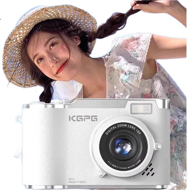 Цифровой фотоаппарат с флип-экраном