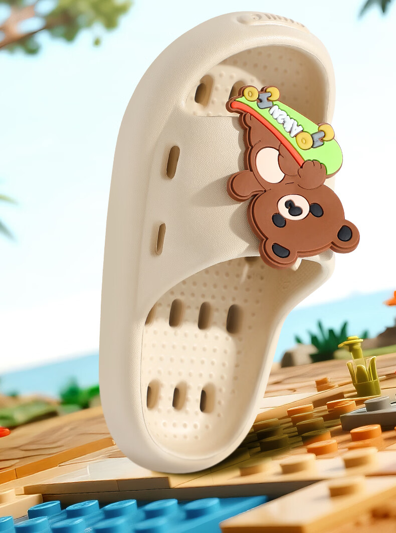 She Enjoy Cartoon Style Indoor Bathroom Water Drainage Slippers for Kids and Adults 3