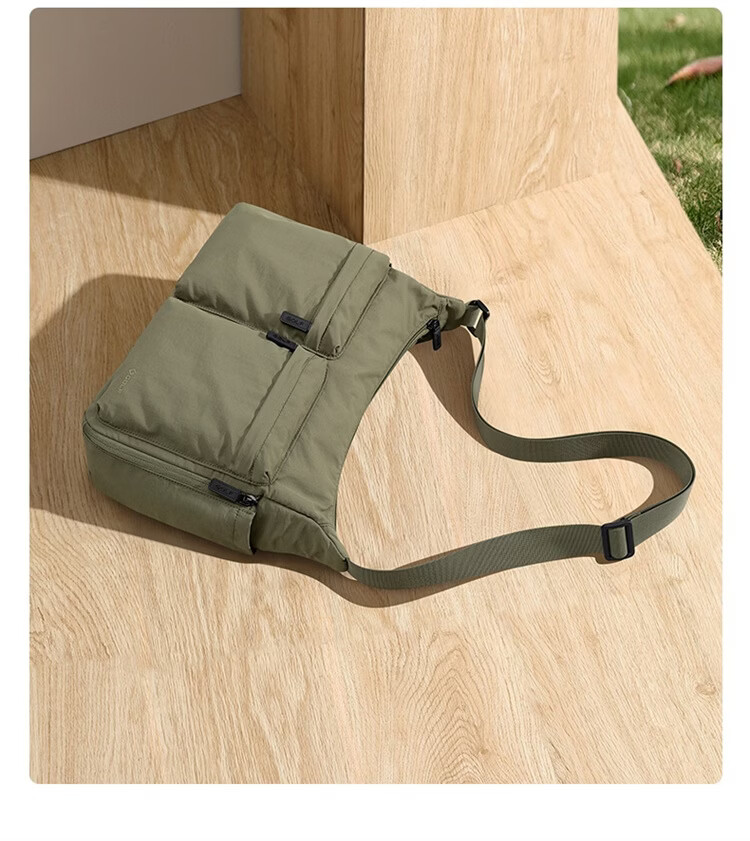 GOLF Men's Casual Single Shoulder Crossbody Bag Lightweight Waterproof Outdoor Cycling Sports Bag for Phone and iPad 6