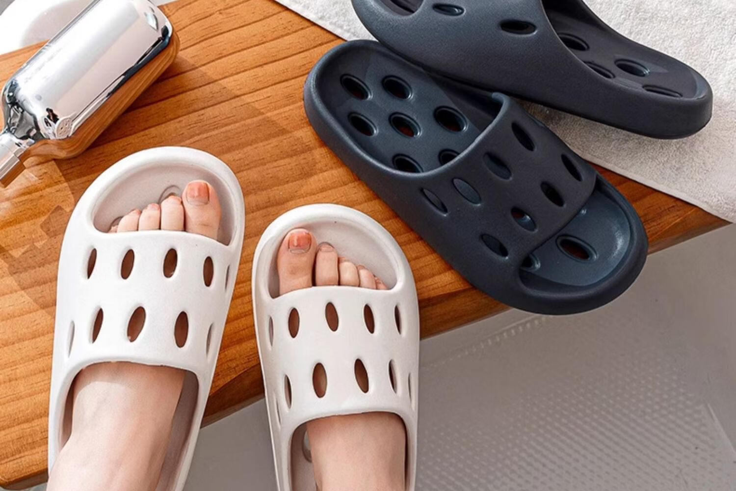 Guoluofi Bathroom Slippers Men Summer Indoor Home Shower Non-slip Hollow Water-draining Thick-soled Cool Slippers Women Black 36-37 5