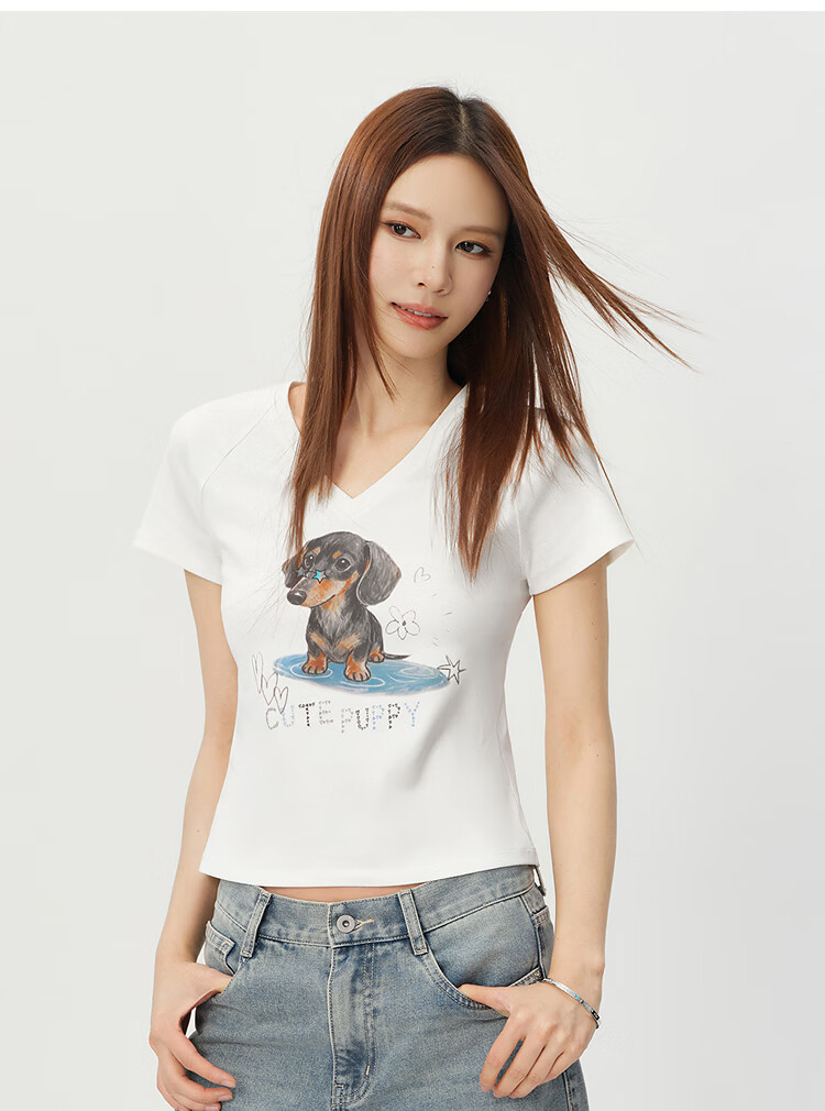 Semir Women's Summer Short Sleeve Cropped Raglan Sleeve Slim Fit V-Neck Puppy Print Pullover T-Shirt 2026 109326100018 10