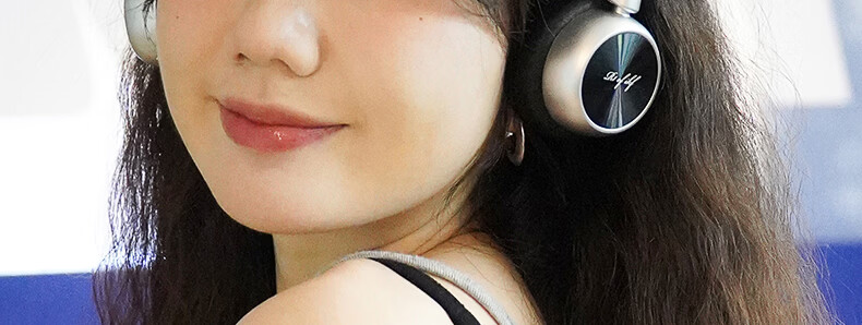 IKF R1 Retro Over-Ear Wireless Bluetooth Headphones Fashion Digital High-Quality Metal Millennium Y2K Influencer Celebrity Melad Small Head Space Black 34