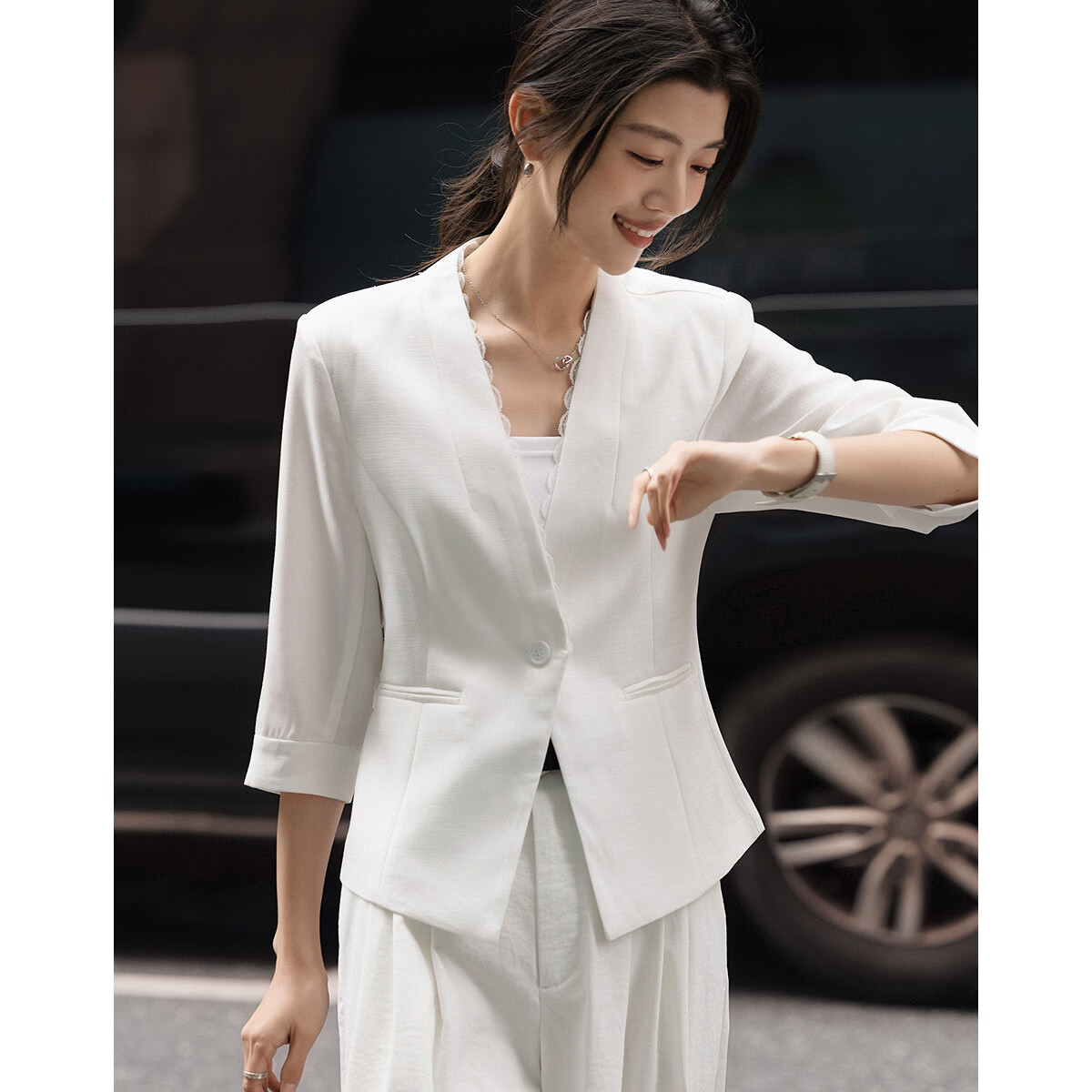 Demana [Light Business] Spring V-Neck Lace Single Button Three-Quarter Sleeve Double Piped Pocket Waist-Cinched Women's Blazer