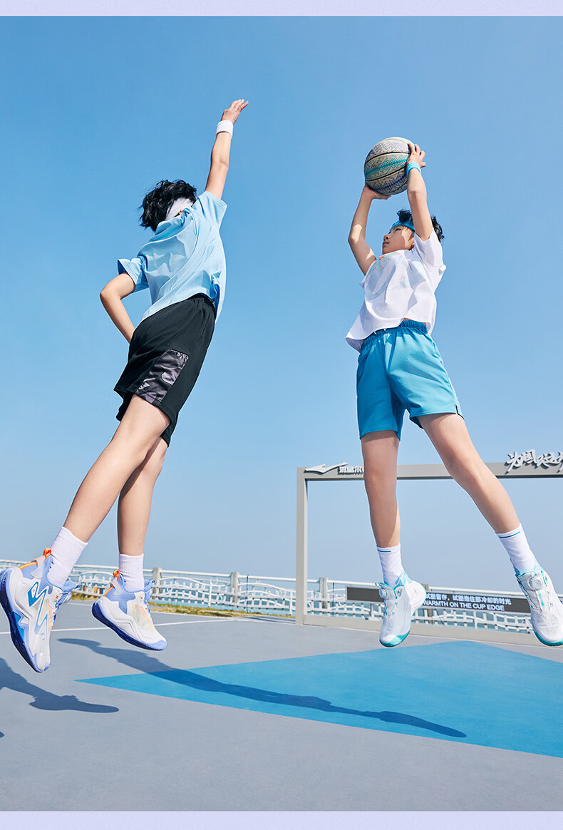 ERKE Kids Unisex Breathable Mesh Cushioning Basketball Shoes Lace-up Durable Sneakers Black/Silver Size 39 13