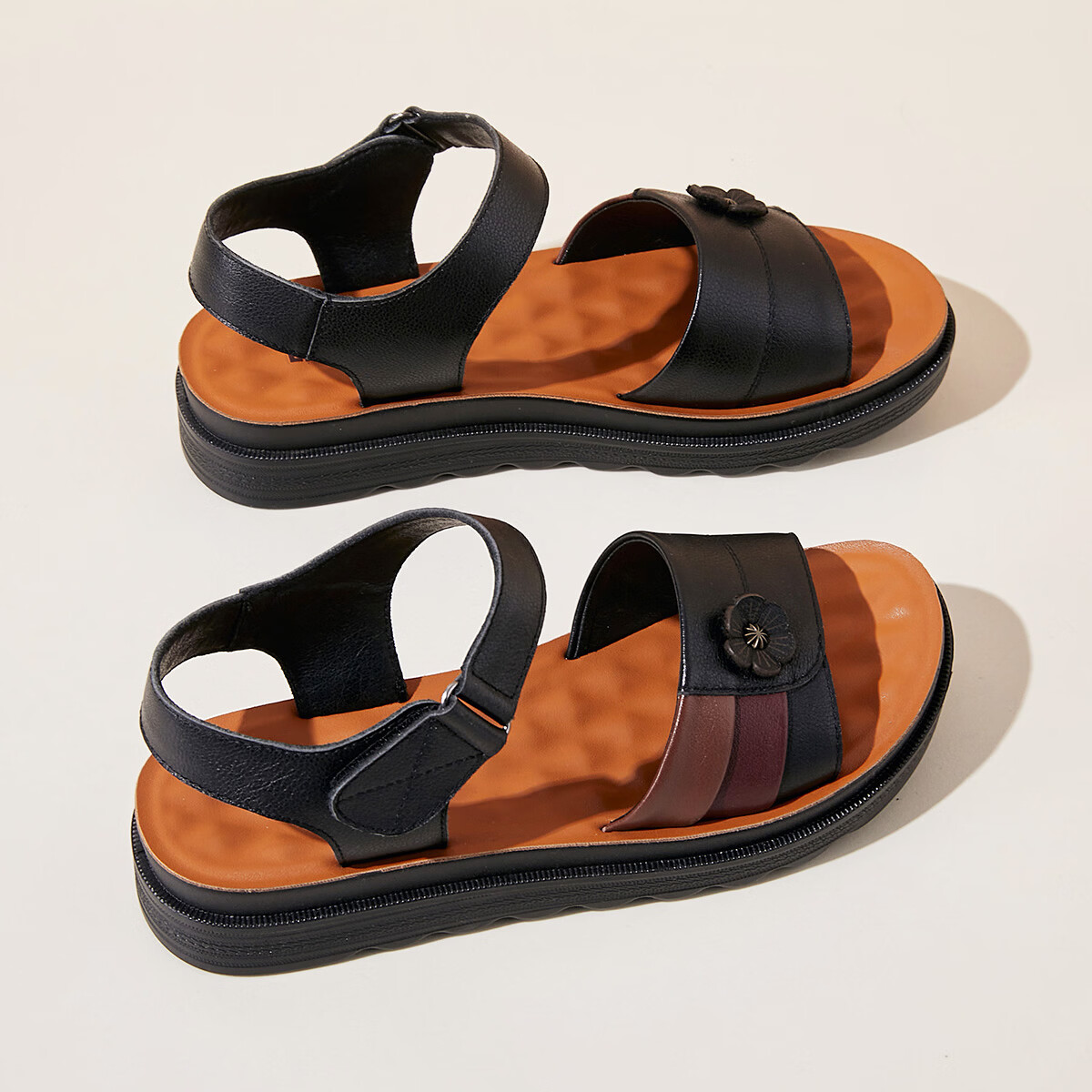 LAORENTOU Women's Genuine Leather Flat Sandals, Beach Non-Slip Soft Sole Middle-Aged and Elderly Sandals LK13182 - Black Size 35