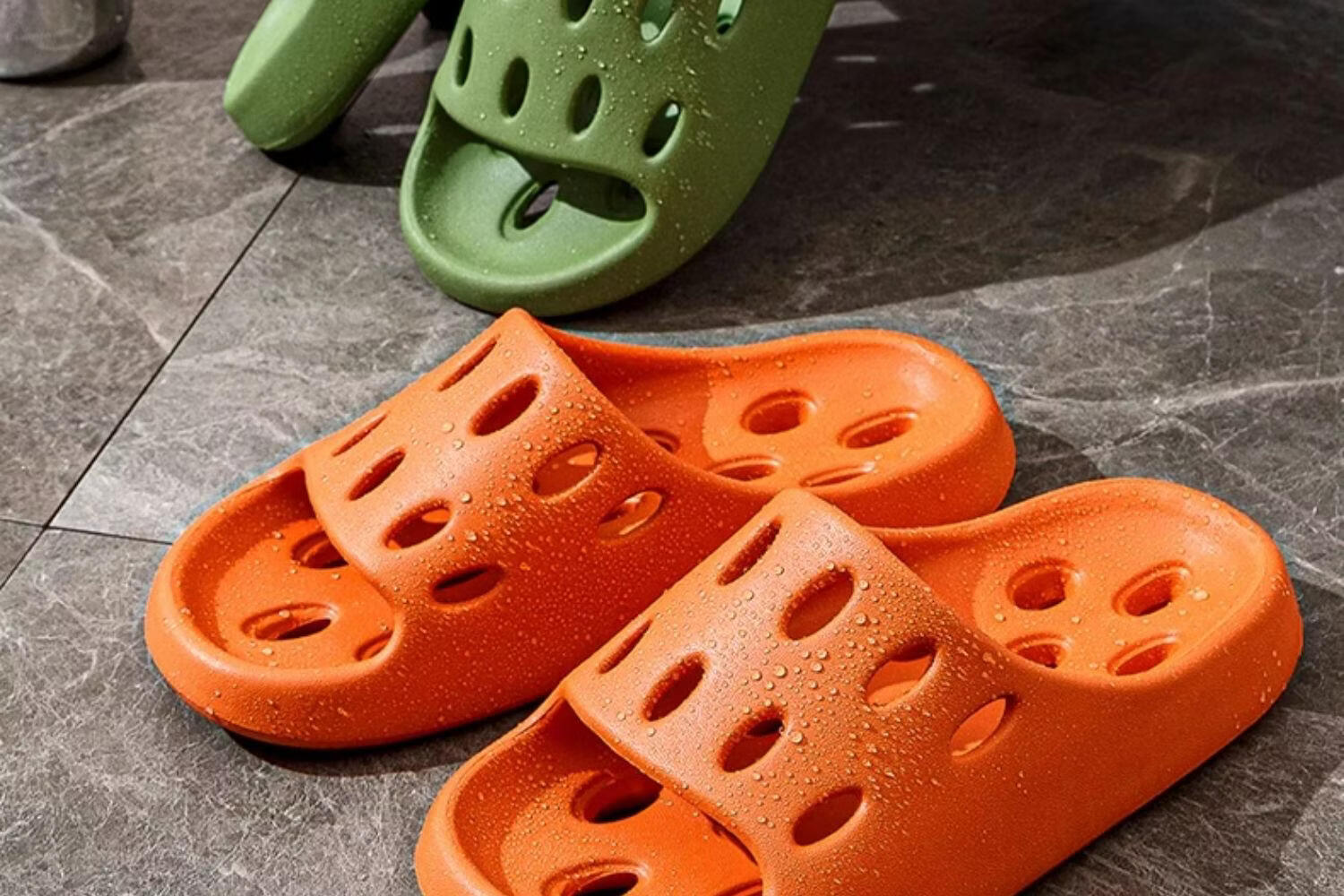 Guoluofi Bathroom Slippers Men Summer Indoor Home Shower Non-slip Hollow Water-draining Thick-soled Cool Slippers Women Black 36-37 18