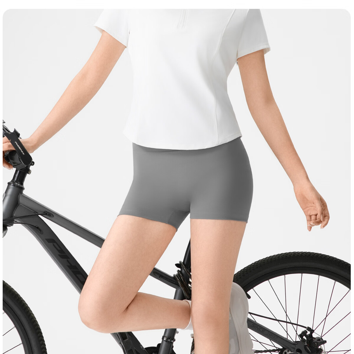 361° High-Waist Peach Hip-Lifting Women's Sports Shorts, Tight-Fitting Running and Fitness Pants, High-Elastic Yoga Capri, Lightweight 10