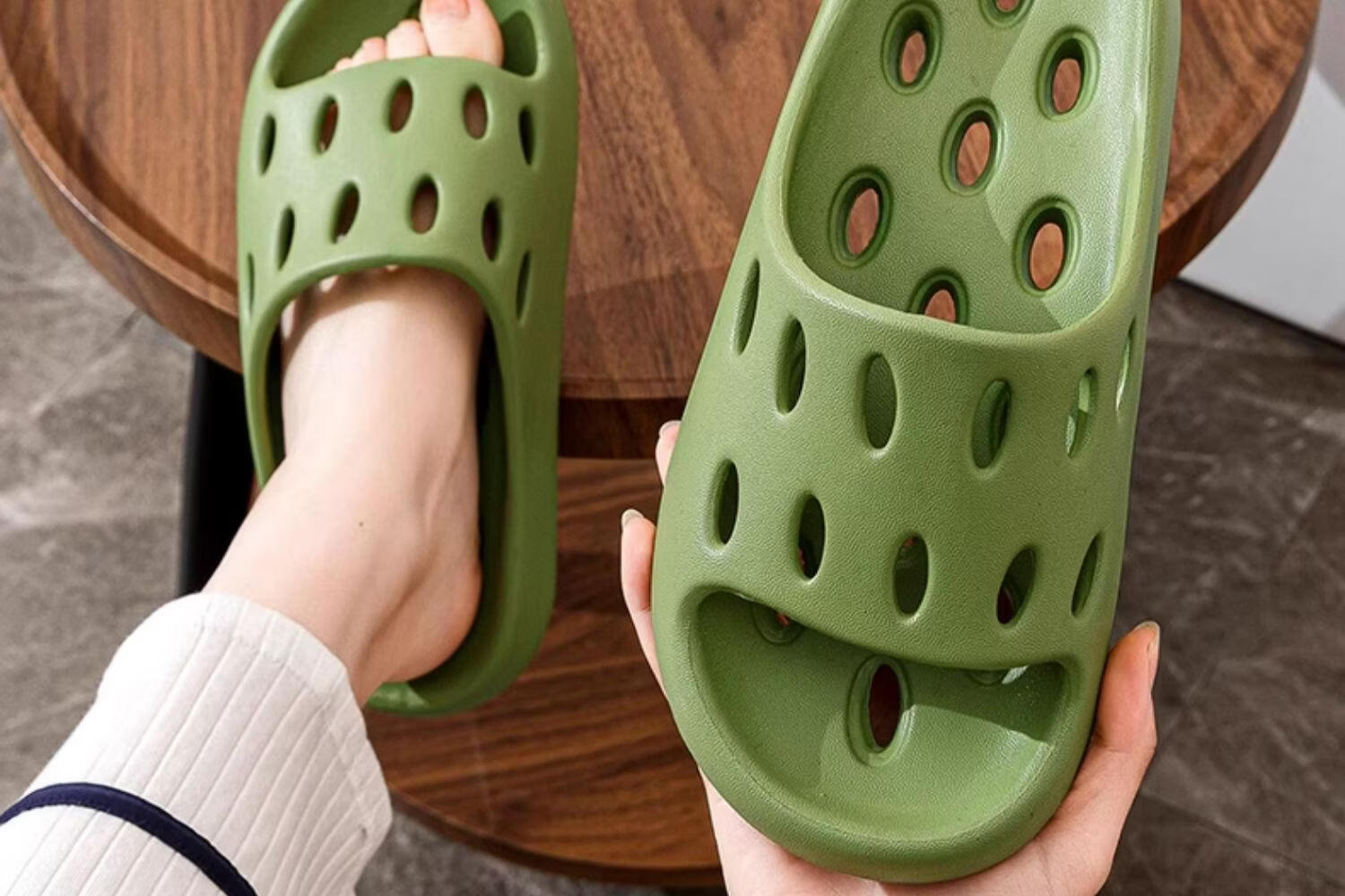Guoluofi Bathroom Slippers Men Summer Indoor Home Shower Non-slip Hollow Water-draining Thick-soled Cool Slippers Women Black 36-37 21