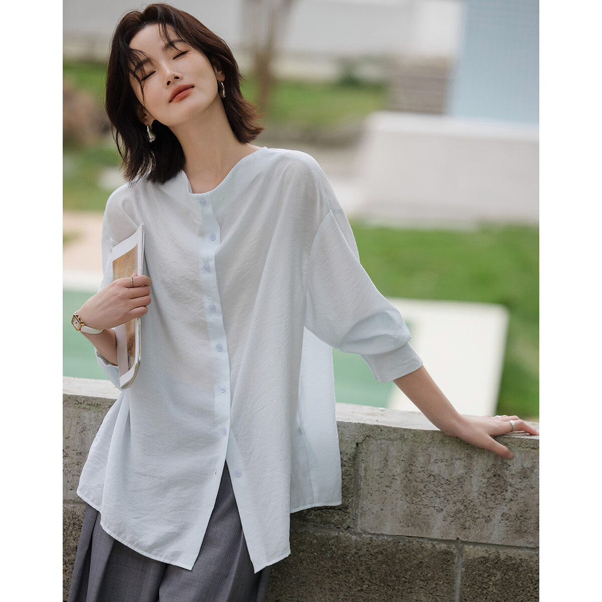 Demana [Yunjian Shiyi] Spring Simple V-Neck Button-Down Loose Fit Slimming Elegant Women's Shirt
