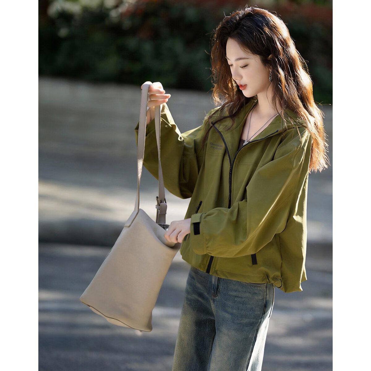 Demana Antibacterial Anti-Mite Spring Lightweight Outdoor Hooded Side Zipper Pocket Colorblock Loose Fit Petite Women's Jacket