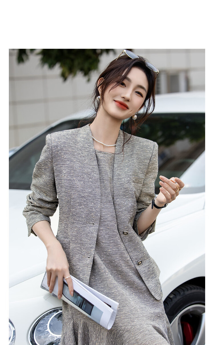 Demana [Smart Urban] Autumn Chic V-Neck Two-Button Patch Pocket Slim Fit Blazer for Women High-End Style 11