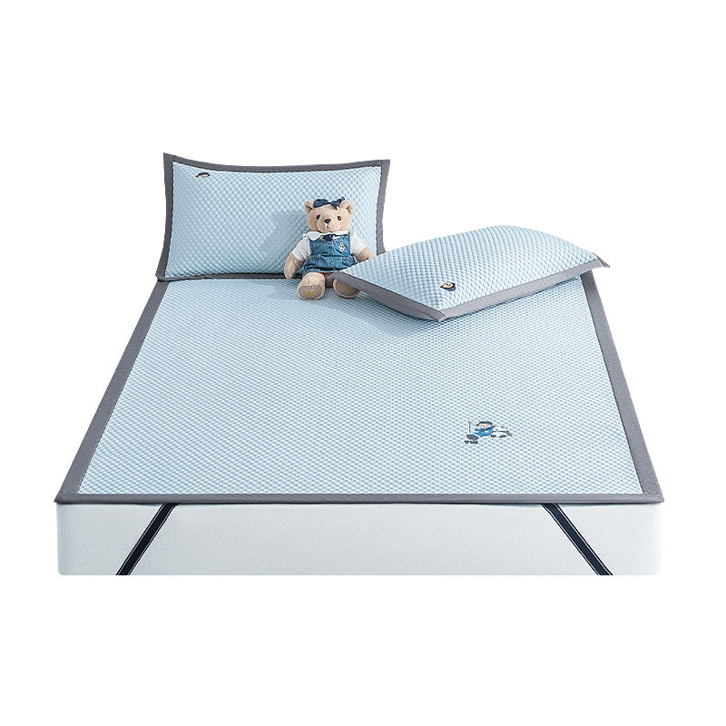 Teenie Weenie Bear Class A Ice Bean Cooling Mat Summer Cool Ice Silk Mat Washable Soft Air Conditioning Mat 150*200cm Gray
