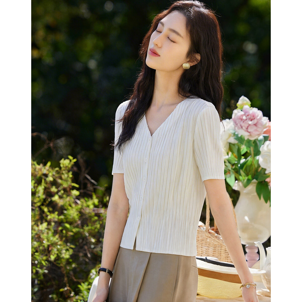 Demana Minimalist Urban Summer Commuter Wrinkled V-Neck Slim Fit Short Sleeve Slimming Petite Women's Jacket
