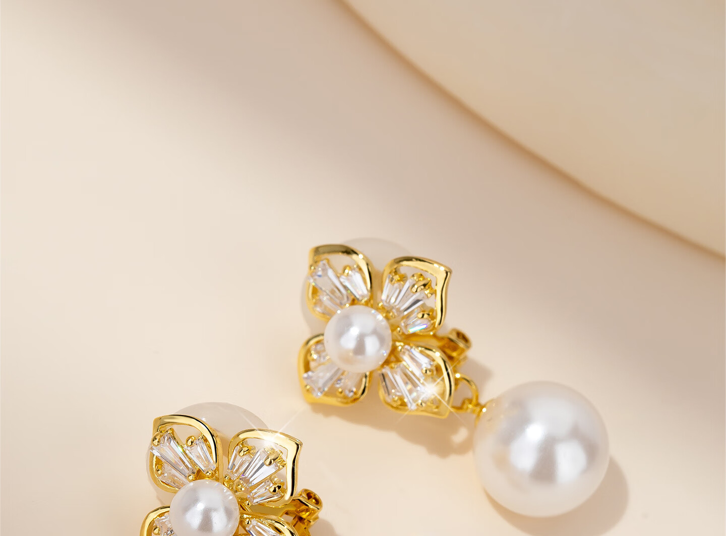 Qlady New Year Butterfly Clip-On Earrings for Women No Piercing 2026 Elegant Unique Ear Drops Birthday Gift 16