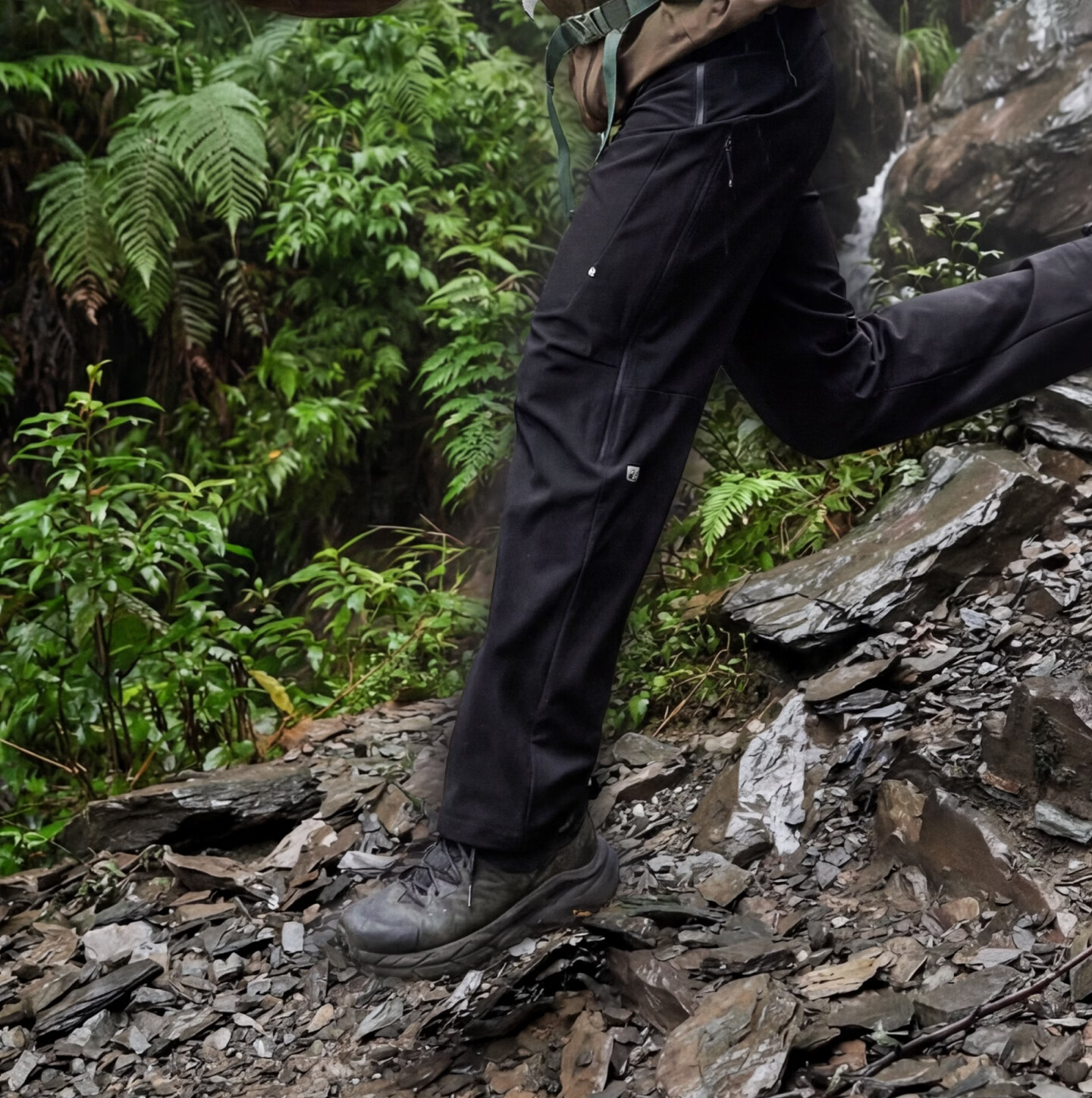 Keep Carbon Fiber Ultra-Light Telescopic Outdoor Hiking Pole, Mountain Climbing Equipment, Walking Stick for Elderly And Childre 3