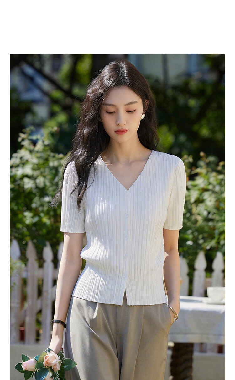 Demana Minimalist Urban Summer Commuter Wrinkled V-Neck Slim Fit Short Sleeve Slimming Petite Women's Jacket 11