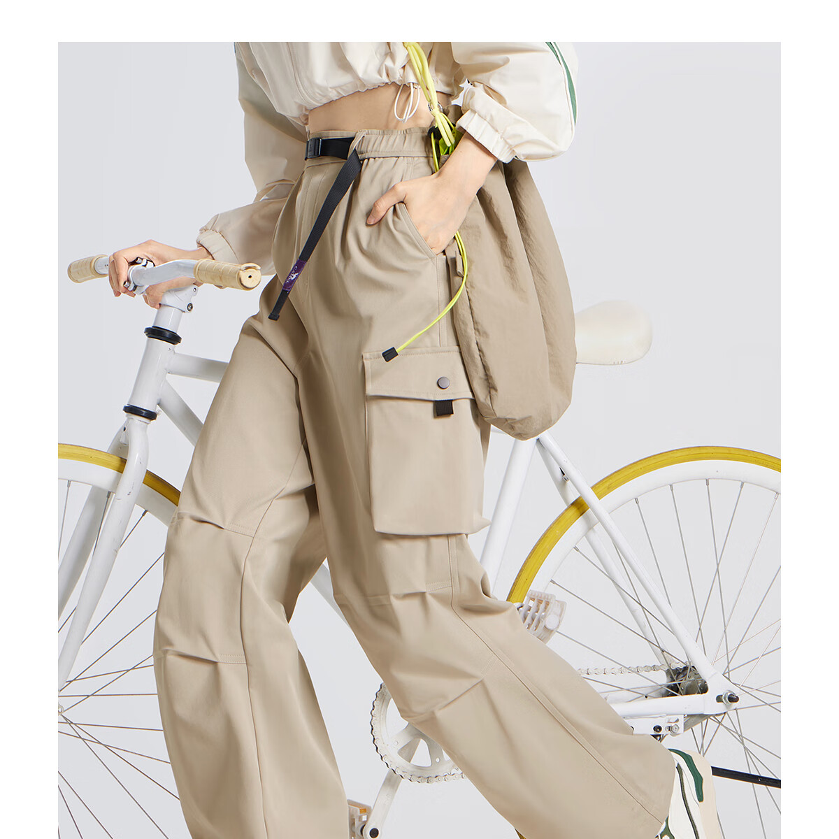 CAMEL Men's Cargo Pants, Wide-Leg Style, Wang Junkai's Same Style, Spring And Summer Soft Shell Straight-Leg Casual Trousers M14CAWI644 40
