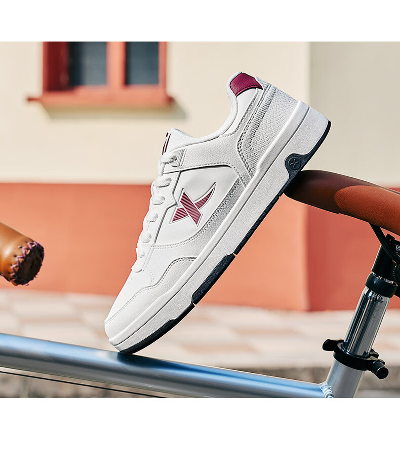 Xtep Liubai Men's Sports Sneakers Casual Breathable Lightweight Soft Elastic White Shoes for Spring and Summer 22