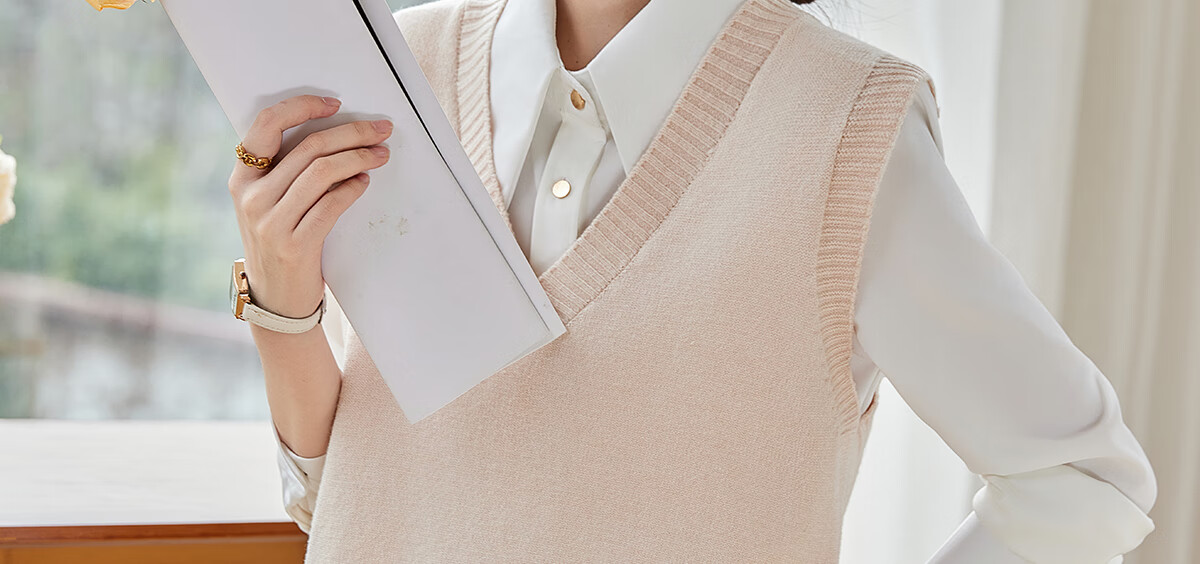 PinCai Knitted Vest for Women, V-Neck Sweater, Sleeveless Cardigan, Loose-Fitting Top P137Z5837 39