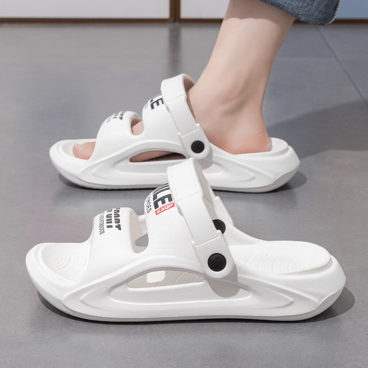 XGGC Men's Summer Outdoor Soft Sole Slippers Cushioned Beach Sandals Trendy Driving Sandals White Size 44-45