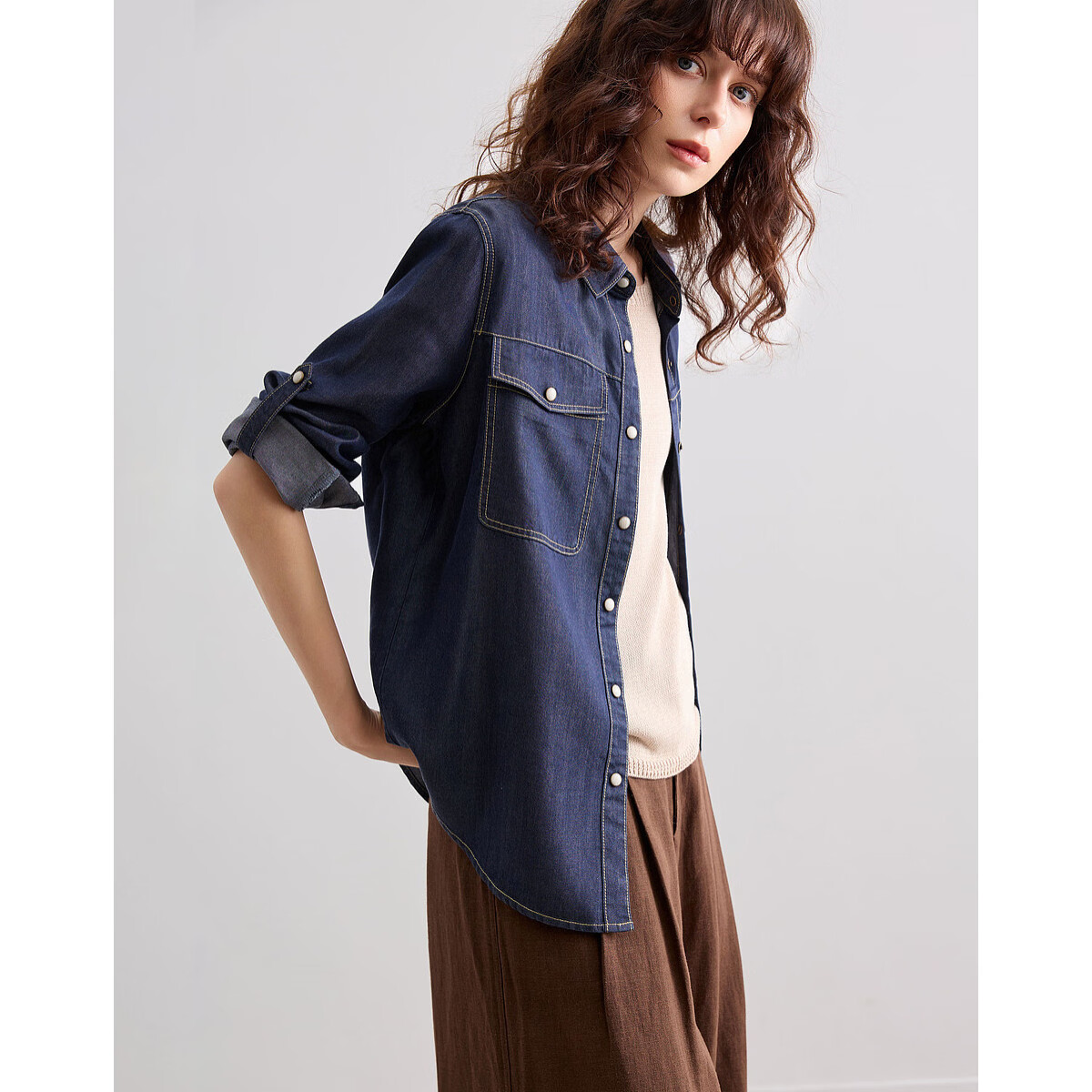 Demana [Cloud Oxygen Cotton] Spring Urban Style Contrast Piping Fleece-Lined Petite Women's Denim Shirt with Turn-Down Collar