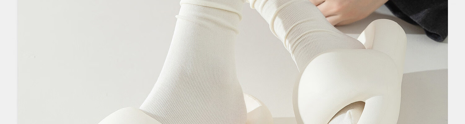 Guxu Disposable Socks Summer Thin Ice Silk Socks Women Travel Daily Use Mid-Calf Cotton Socks Black and White 76
