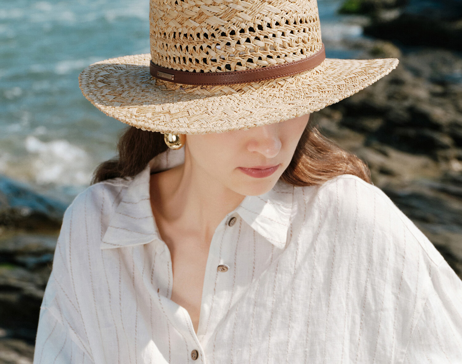 FANCET Hand-Crocheted Raffia Flat Top Summer Women's Hollow Breathable Straw Hat British Vintage High Crown Sun Hat 10