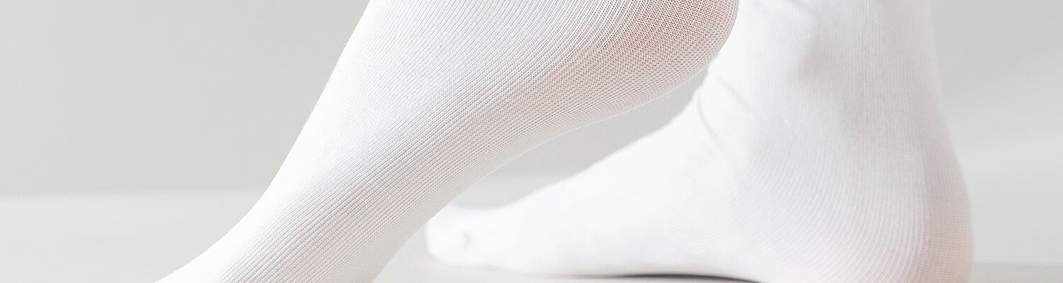 Guxu Disposable Socks Summer Thin Ice Silk Socks Women Travel Daily Use Mid-Calf Cotton Socks Black and White 5