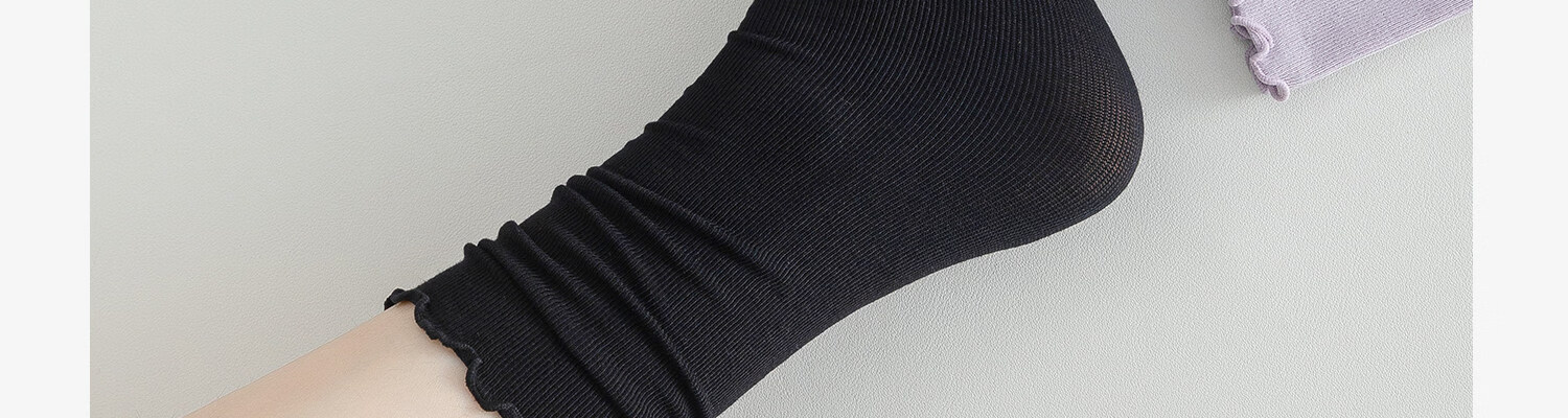 Guxu Disposable Socks Summer Thin Ice Silk Socks Women Travel Daily Use Mid-Calf Cotton Socks Black and White 131