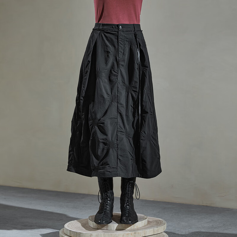 Rizhuo Original Design Women's 2026 Spring Elegant Draped A-Line Black Pleated Jacquard Skirt
