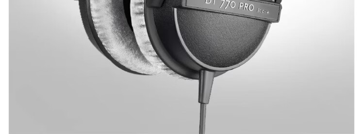 Beyerdynamic DT 700 PRO Over-Ear Closed-Back Studio Monitoring Headphones for Music and FPS Gaming [No Microphone] DT 770 PRO [32Ω] 4
