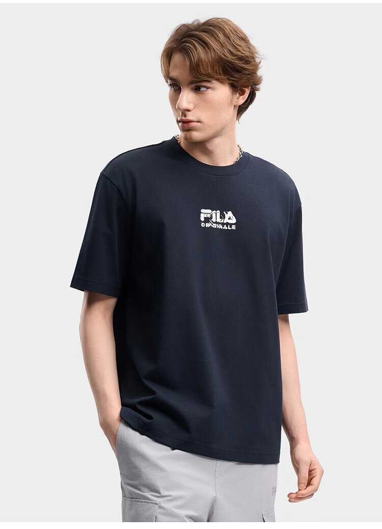 FILA Official Yi Yangqianxi Men's Knitted Short Sleeve Shirt 2026 Summer Casual Loose Cool Round Neck T-Shirt 31